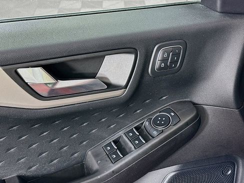 Used 2020 Ford Escape SEL image 23