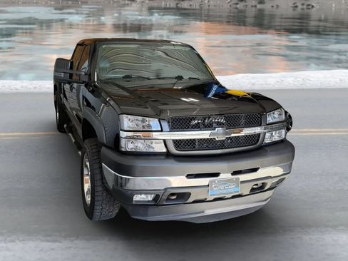 Used 2004 Chevrolet Silverado 2500 LT w/ Heavy-Duty Power Package AWD/4WD image 18