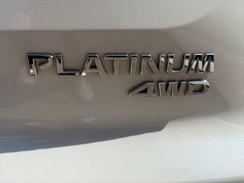 Used 2023 Nissan Pathfinder Platinum w/ Cargo Package AWD/4WD image 10