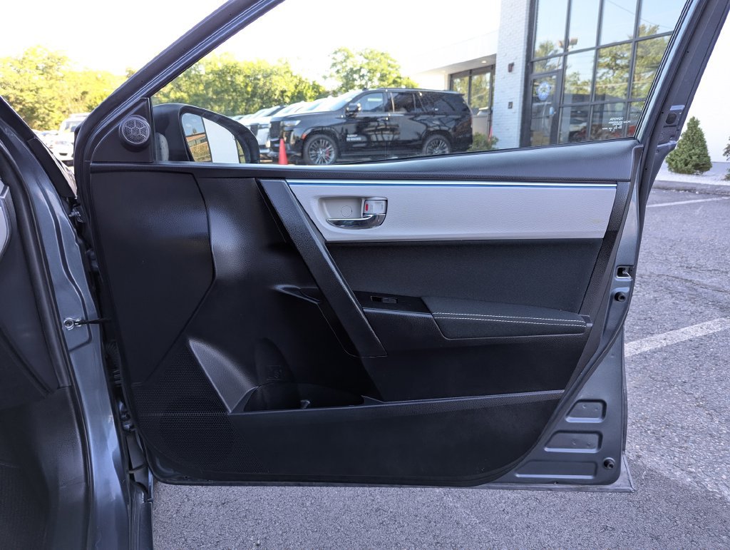 Used 2016 Toyota Corolla LE FWD image 30