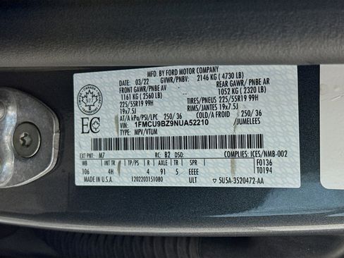 Used 2022 Ford Escape SE w/ SE Sport Appearance Package image 39