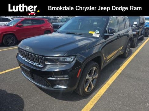 Used 2023 Jeep Grand Cherokee Limited AWD/4WD image 1