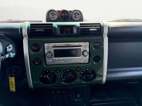 Used 2011 Toyota FJ Cruiser 4WD w/ Convenience Pkg image 18