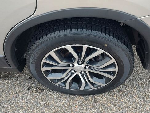 Used 2018 Mitsubishi Outlander SEL AWD/4WD image 26