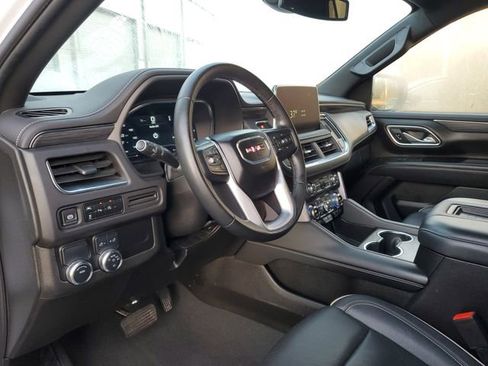 Used 2024 GMC Yukon SLT RWD image 19