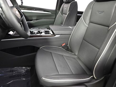 New 2026 Cadillac Escalade Luxury w/ Touring Package AWD/4WD image 13