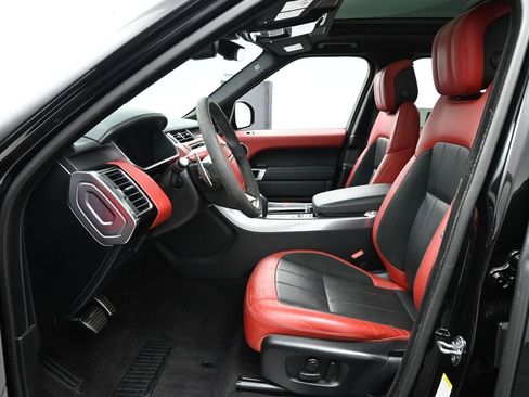 Used 2019 Land Rover Range Rover Sport HST image 12