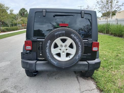 Used 2016 Jeep Wrangler Sport image 4