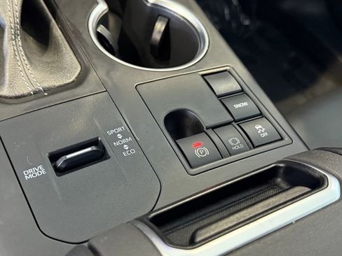 Certified 2023 Toyota Highlander XLE image 29