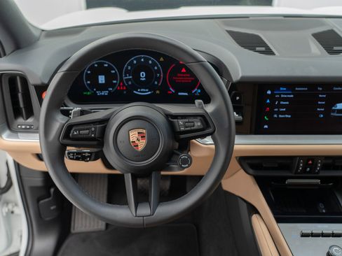 Certified 2026 Porsche Cayenne AWD/4WD image 31