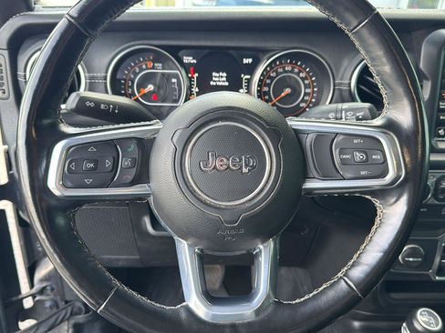 Used 2021 Jeep Gladiator Overland w/ Popular Equipment Package image 17