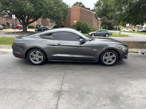 Used 2016 Ford Mustang Coupe RWD image 6