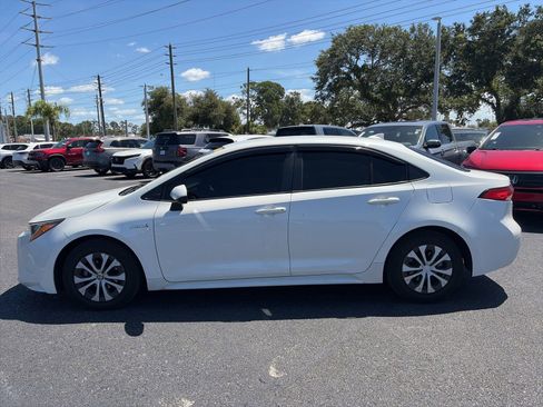 Used 2020 Toyota Corolla LE FWD image 4