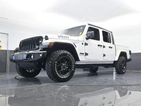 Used 2024 Jeep Gladiator Sport image 59