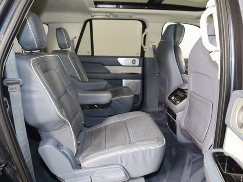 Used 2021 Lincoln Navigator L Black Label image 16