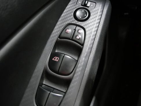 Used 2024 Nissan Altima 2.5 SV FWD image 13