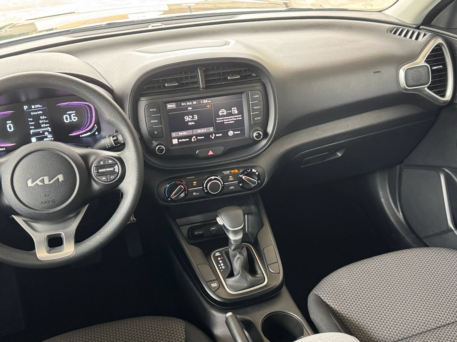 Used 2025 Kia Soul LX w/ LX Technology Package FWD image 19