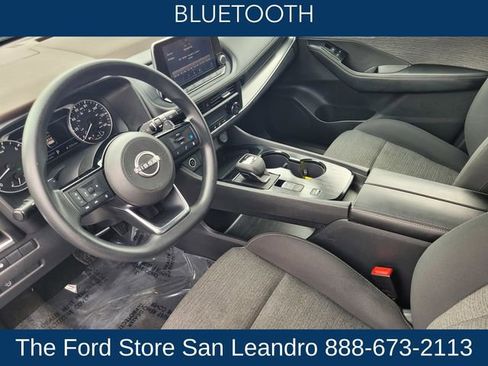 Used 2023 Nissan Rogue SV image 3