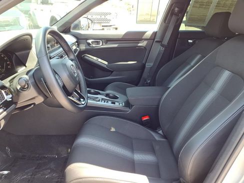 Used 2025 Honda Civic Sport image 7