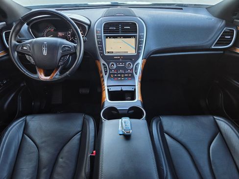 Used 2016 Lincoln MKX Reserve w/ Technology Package FWD image 25