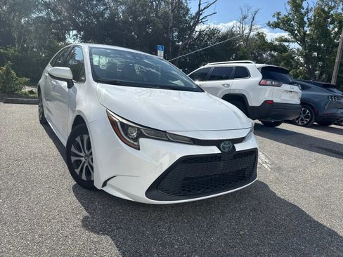 Used 2020 Toyota Corolla LE FWD image 4