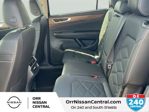 Used 2025 Volkswagen Atlas SE AWD/4WD image 14