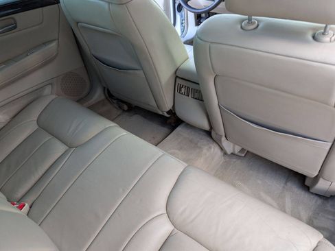 Used 2008 Cadillac DTS Luxury I w/ Sun And Sound Package image 18