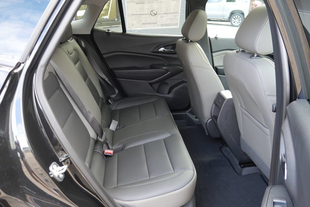 New 2026 Chevrolet Trax ACTIV w/ Sunroof Package FWD image 13