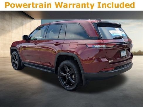 Used 2023 Jeep Grand Cherokee Altitude image 7