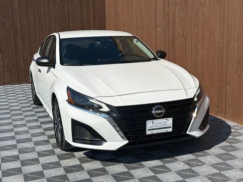 Used 2025 Nissan Altima 2.5 SV image 9