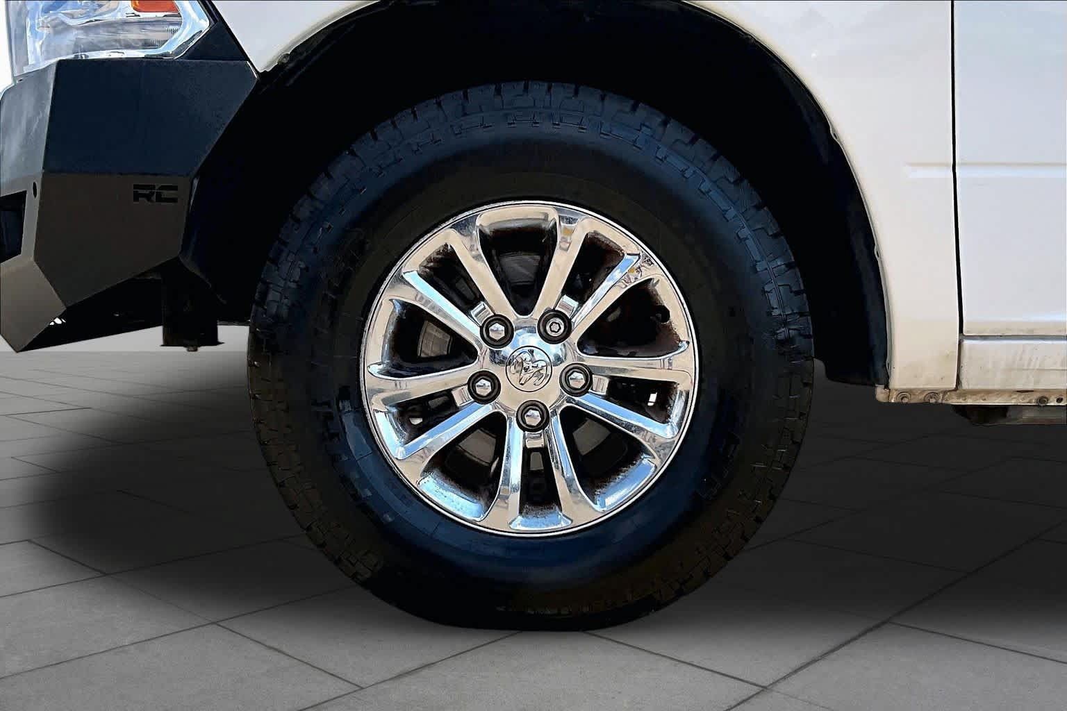 Used 2014 RAM 1500 Laramie w/ Convenience Group AWD/4WD image 11
