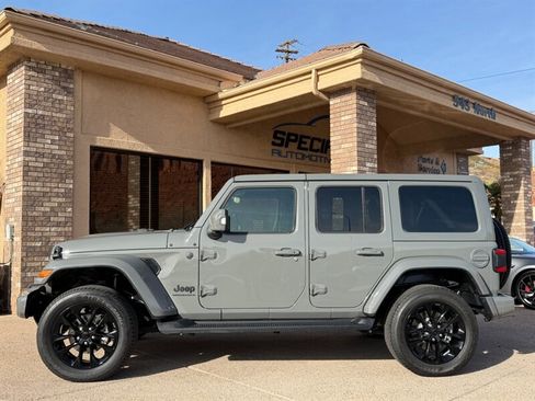 Used 2023 Jeep Wrangler Unlimited Sahara image 3