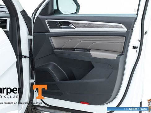 Used 2023 Volkswagen Atlas Cross Sport SE w/ Panoramic Sunroof Package image 32