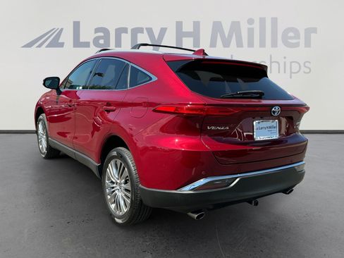 Used 2021 Toyota Venza Limited AWD/4WD image 3
