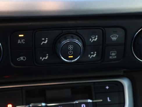 Used 2021 GMC Acadia SLT w/ Premium Package image 32