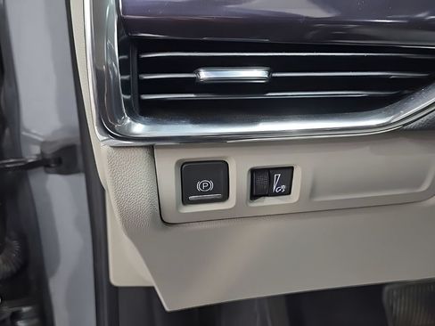 Used 2023 Cadillac XT4 Luxury FWD image 13