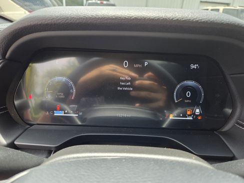 Used 2024 Jeep Grand Cherokee L Altitude RWD image 23