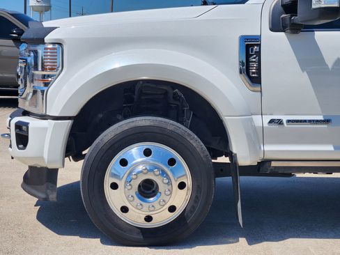 Used 2020 Ford F450 Platinum w/ FX4 Off-Road Package AWD/4WD image 9
