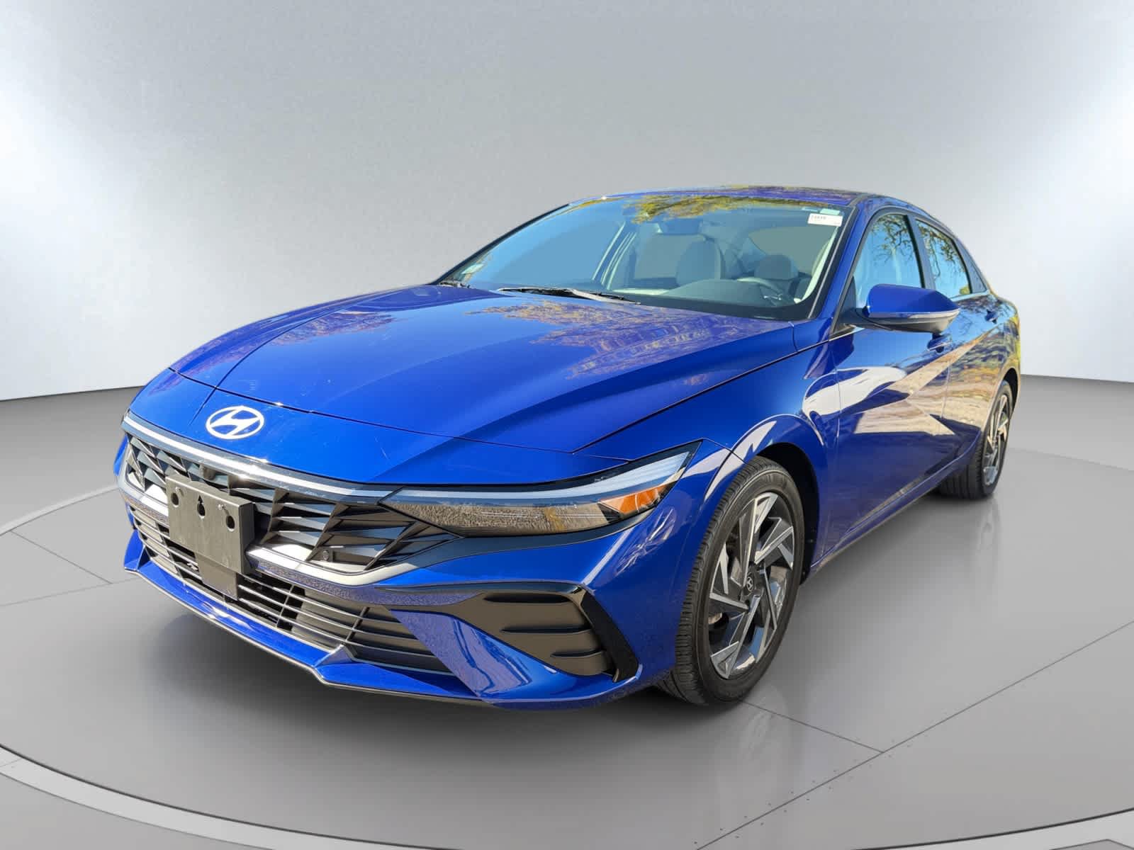 Used 2024 Hyundai Elantra Limited FWD image 9