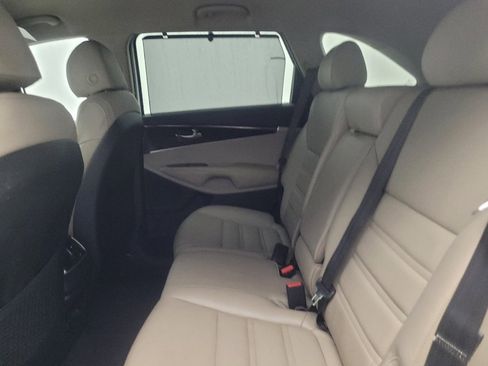 Used 2018 Kia Sorento EX FWD image 18