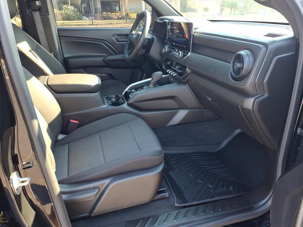 Used 2025 Chevrolet Colorado W/T AWD/4WD image 21