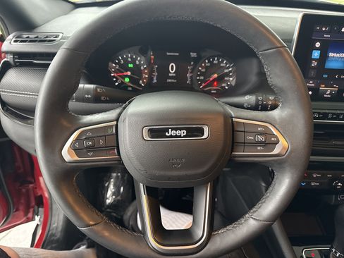 Used 2023 Jeep Compass Altitude w/ Convenience Group image 19