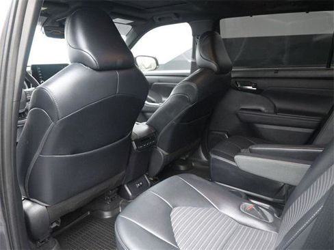 Certified 2021 Toyota Highlander XSE image 29