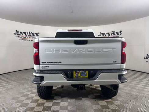 Used 2023 Chevrolet Silverado 2500 LT AWD/4WD image 5