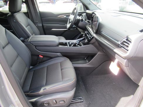 New 2026 Chevrolet Traverse High Country FWD image 10