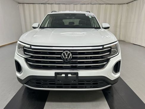 Used 2024 Volkswagen Atlas SE AWD/4WD image 3
