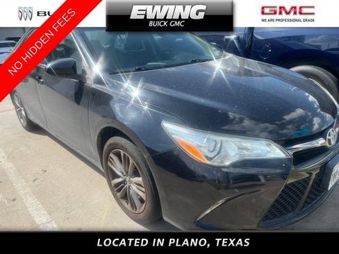 Used 2017 Toyota Camry SE FWD image 1
