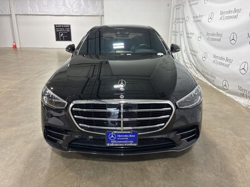 Used 2023 Mercedes-Benz S 580 S 580 4MATIC w/ AMG Line image 2