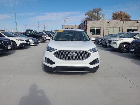 Used 2024 Ford Edge SEL image 3