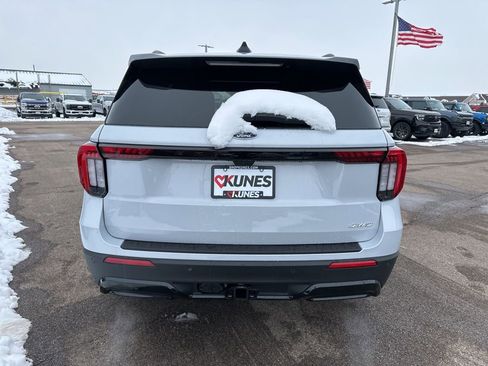 New 2026 Ford Explorer ST-Line w/ ST-Line Street Pack image 12
